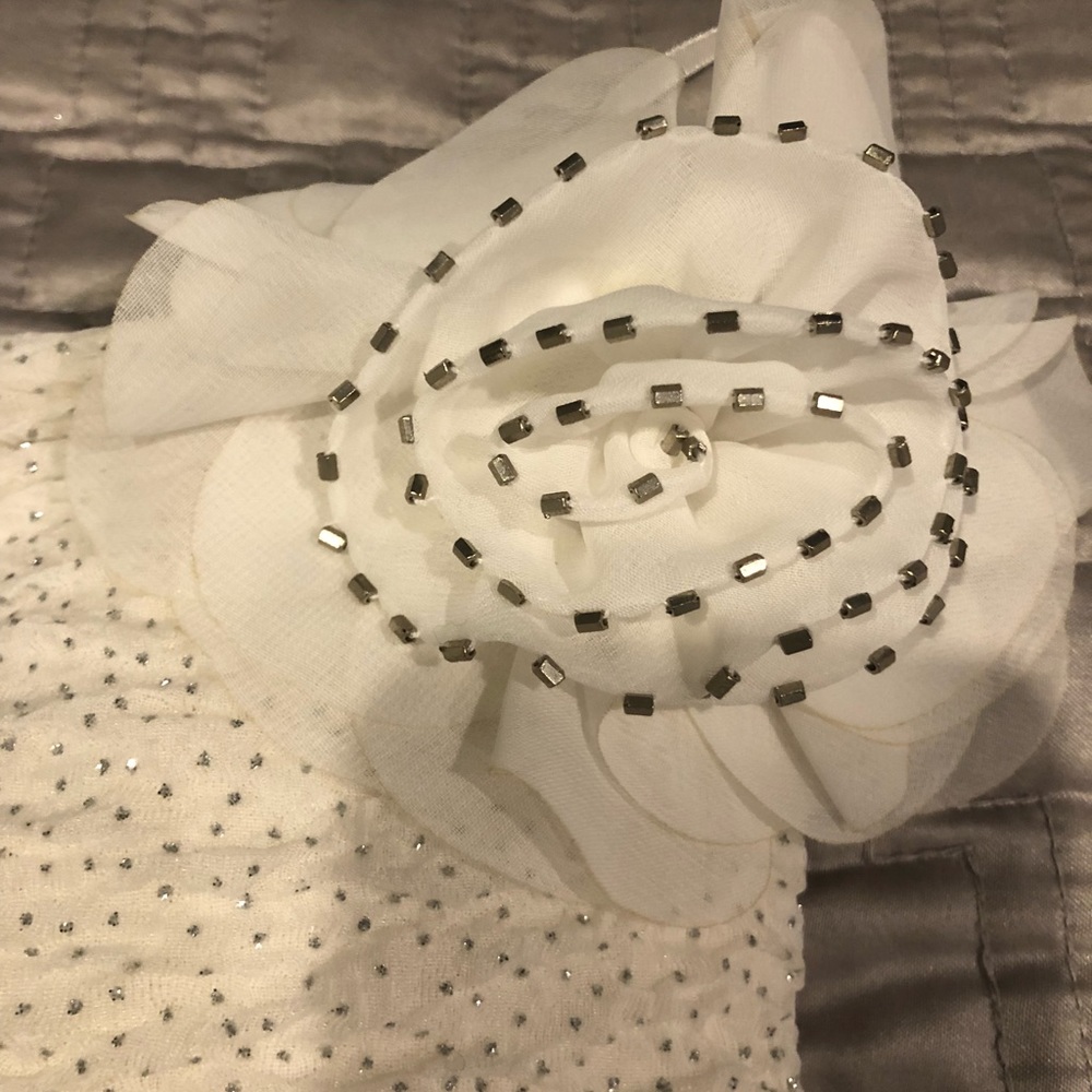 WHITE SPARKLY FLOWER DRESS